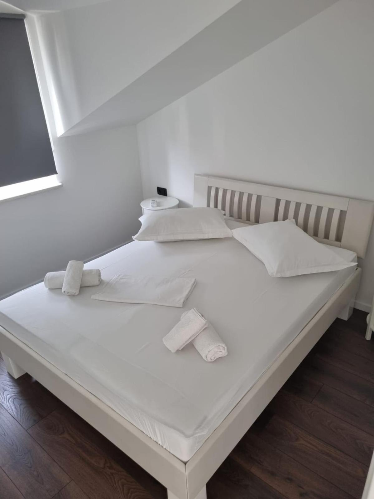 Superior Apartments Luka Бол Экстерьер фото