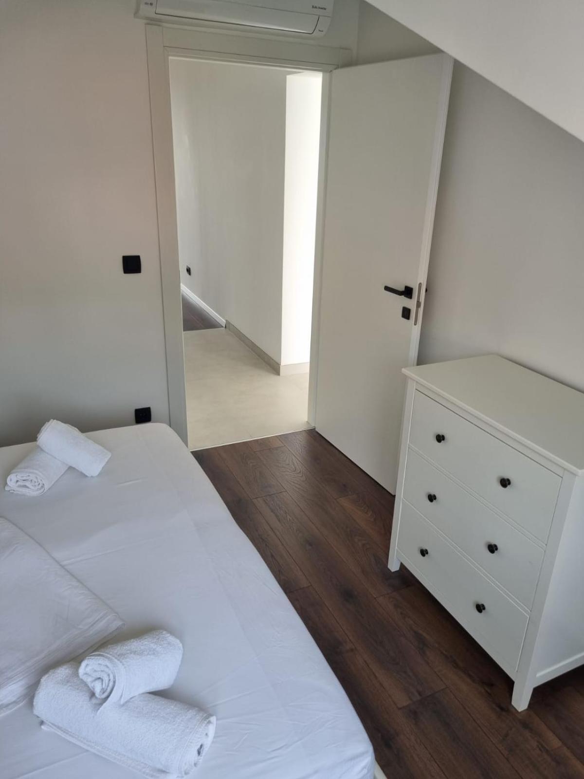 Superior Apartments Luka Бол Экстерьер фото