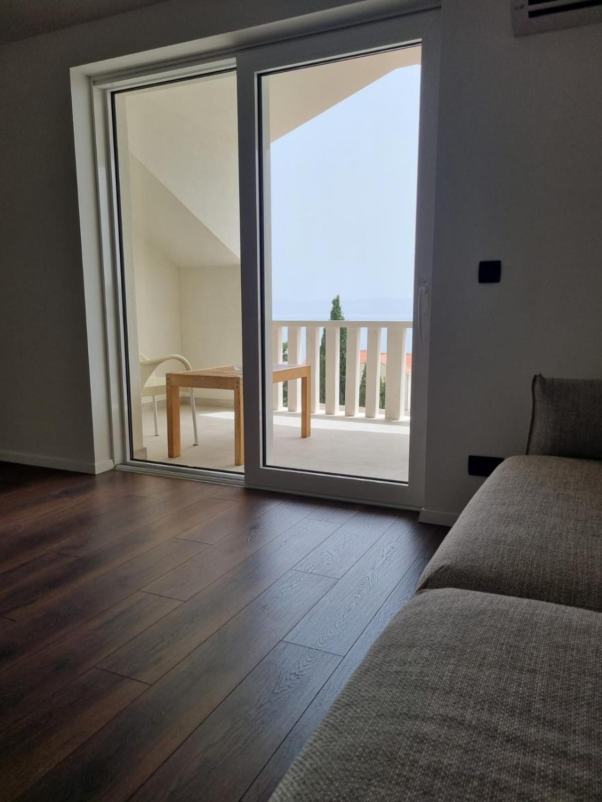 Superior Apartments Luka Бол Экстерьер фото