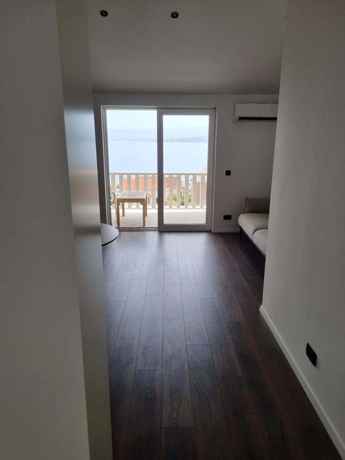 Superior Apartments Luka Бол Экстерьер фото