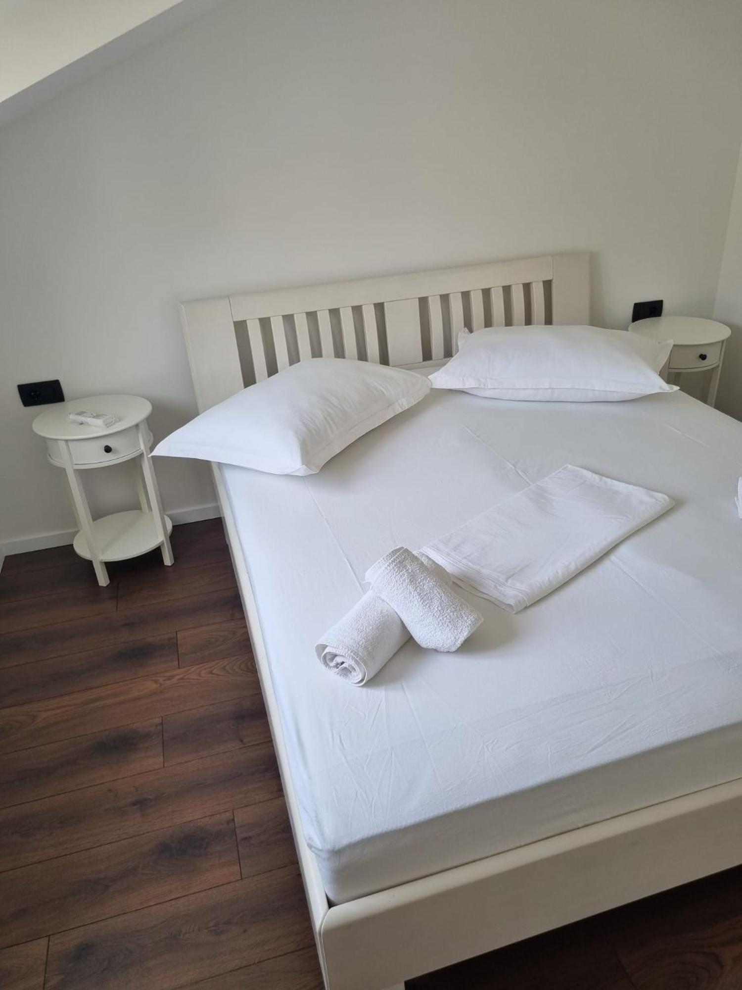 Superior Apartments Luka Бол Экстерьер фото
